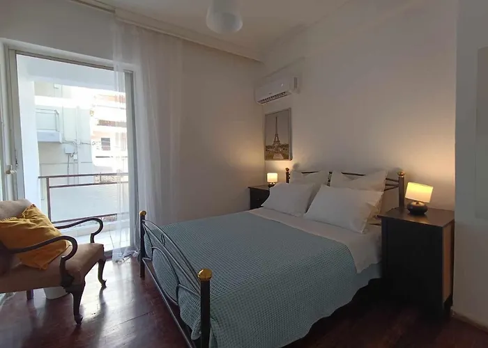 Apartment By The Sepolia Metro